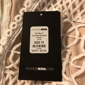 Fashion nova lace romper size 1X